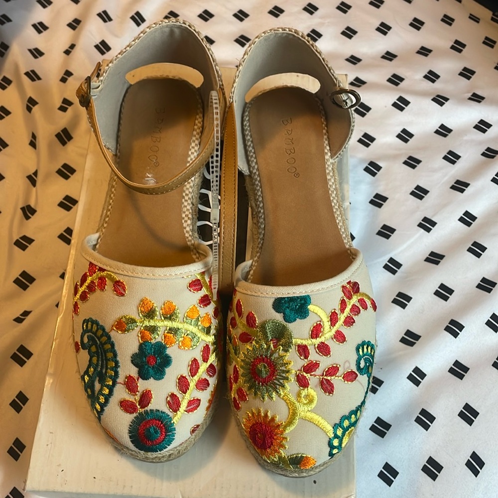 BamBoo Sandals Size 8 1/2  Eur size 38 1/2